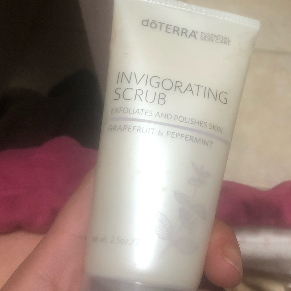New with seal deorterra scrub